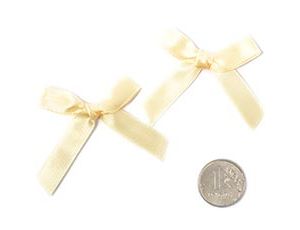 1509-2753 Бантик атласный 3,5см молочный